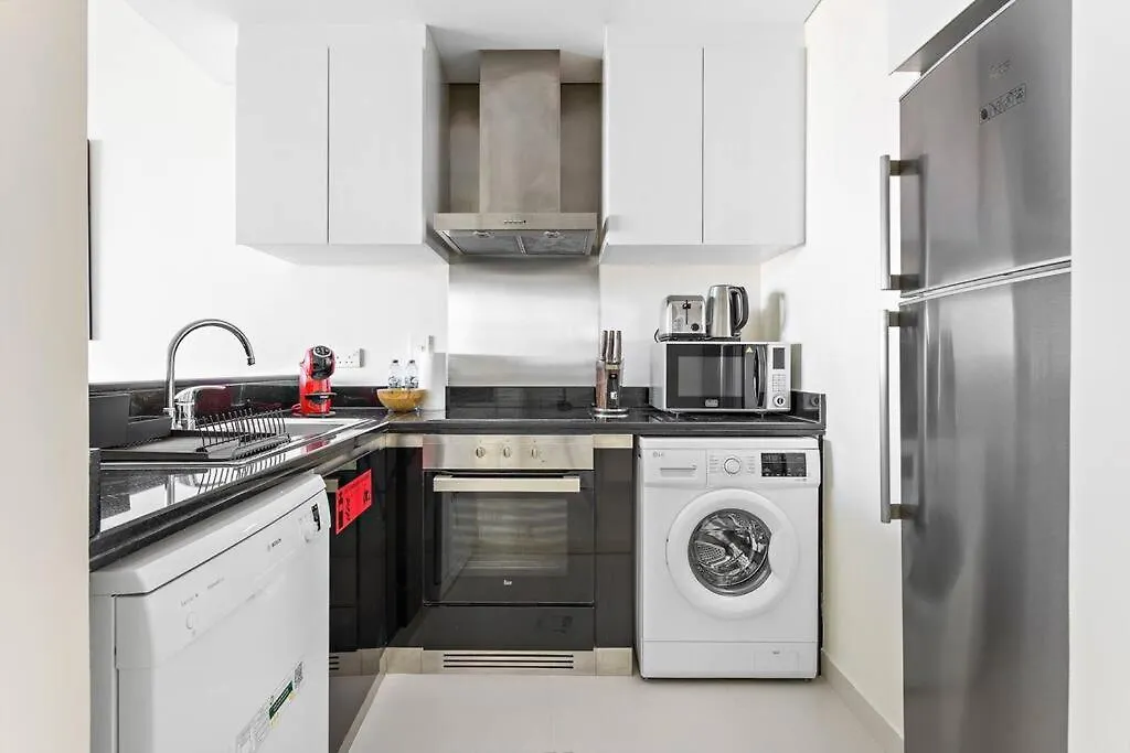 Stonetree - Damac Heights 1Br Apartment Dubai